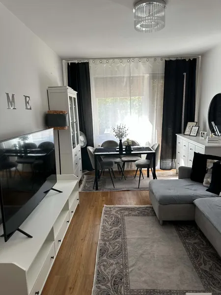 Lebendig wohnen in Tiergarten: 2-Zimmer-Wohnung in zentraler Lage — photo 1